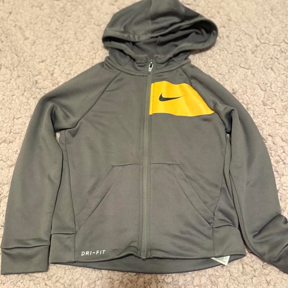 Nike grey and yellow zip up hoodie size 7 (6-7)